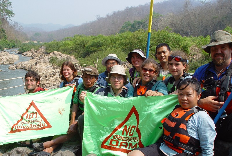 Yom_river_activists2