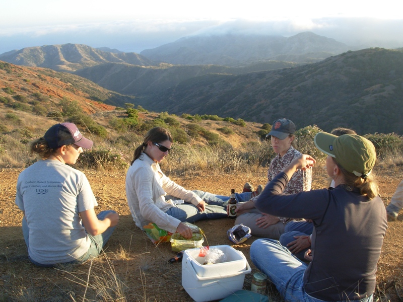 Picnic_on_santa_cruz