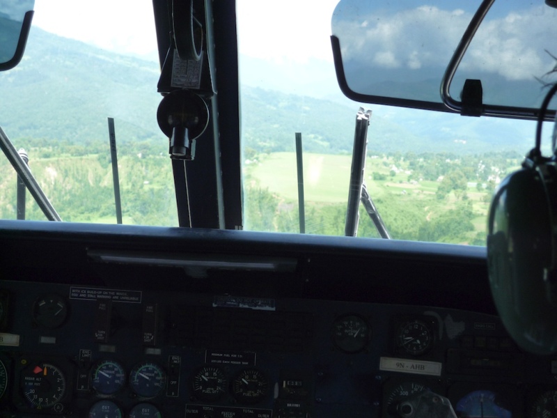 Landing in tumlingtars grass airport 2