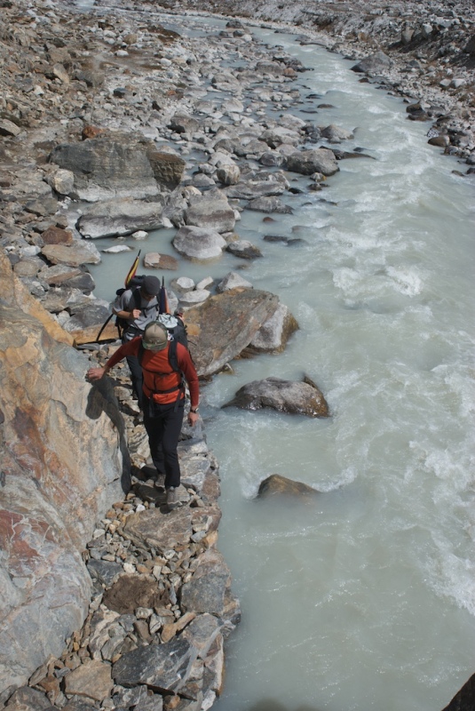 Trekking by upper Barun Khola river 2