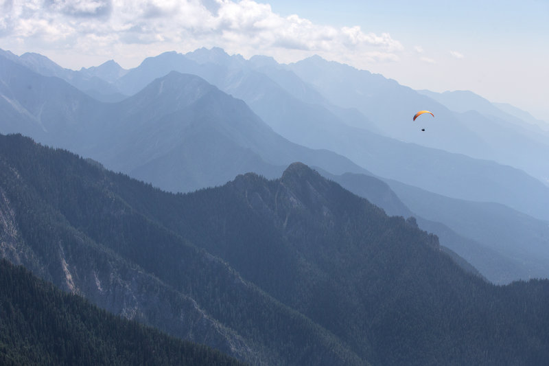 Rocky-traverse-paragliding