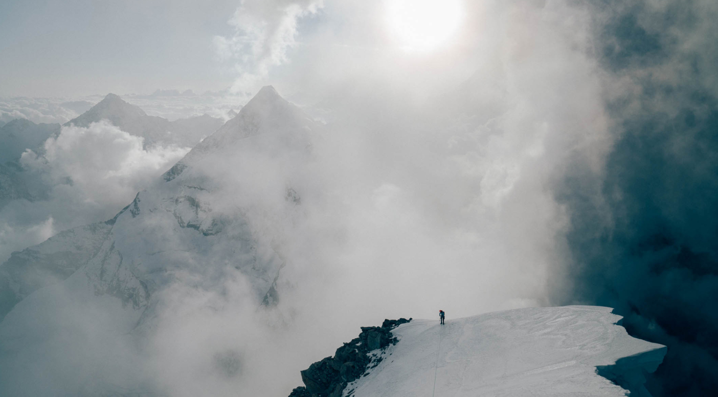 Anne Gilbert Chase in the Garhwal
Himalayan vastness. Uttarakhand, India. Photo: Jason Thompson