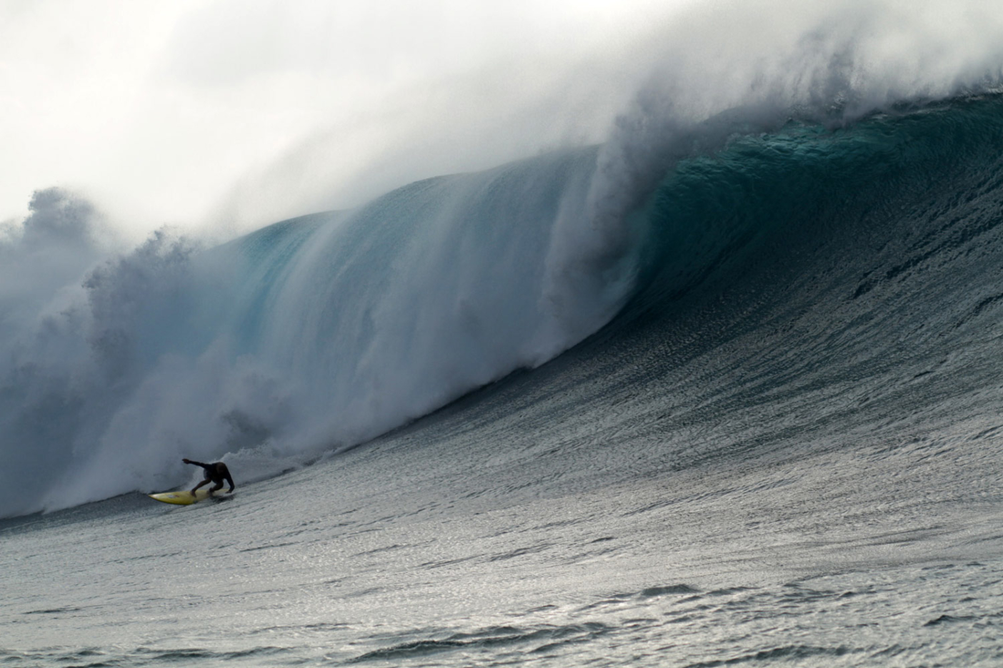 Ramón Navarro, outer reef Hawai‘i. Photo: Hank Foto