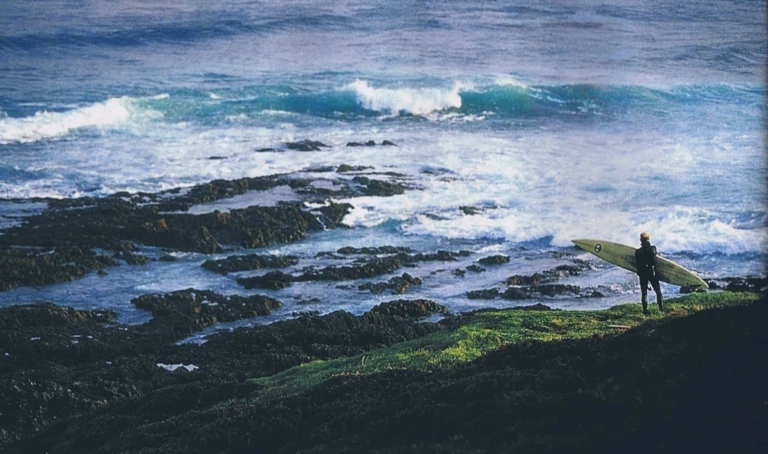 Looking for the best channel to paddle out through. Photo: Juan Fernandez, 2004