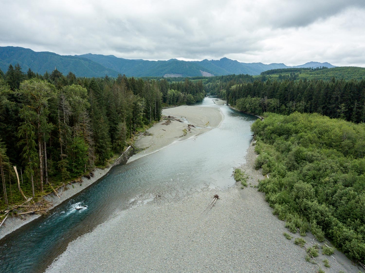 A healthy river will do as it pleases, be it flood its banks, reshape its channel or change course completely—meaning the rocky spits that appear to hem it in are actually just open spaces for the water to move. Photo: Colin Wiseman