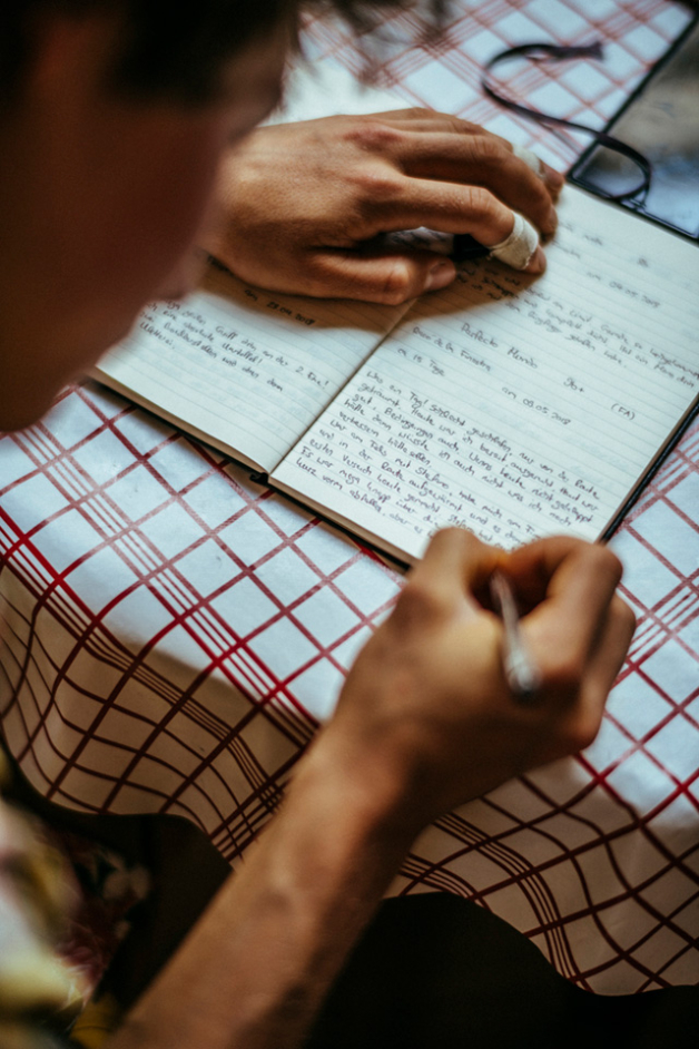 Alex records every route he climbs that’s 8a or harder, a list that numbers in the thousands at
that grade. Here he documents his FA of Perfecto Mundo, shortly after sending. Photo: Ken Etzel
