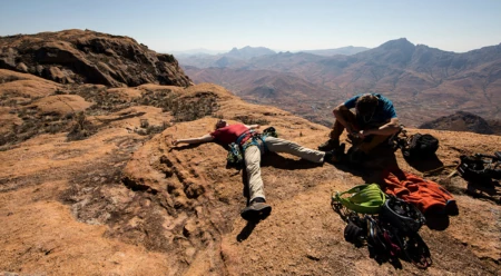 En Madagascar, buscando granito y nuevos límites