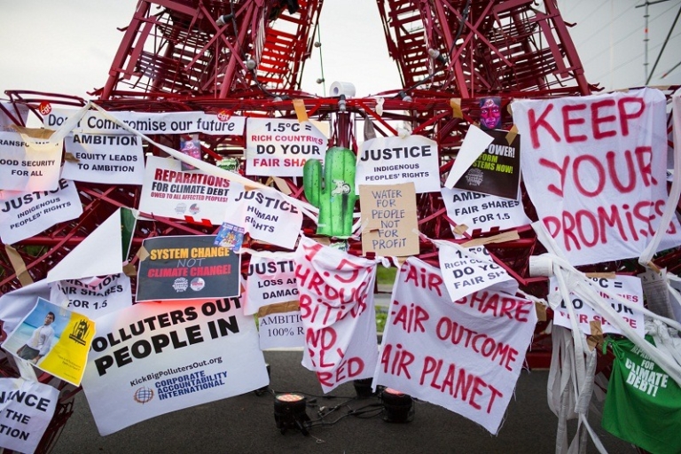 パリ・プロジェクト:COP21会議、気候に関する歴史的条約と疑問だらけの将来で閉幕