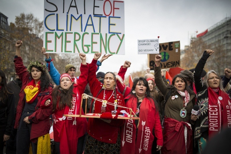 パリ・プロジェクト:COP21会議、気候に関する歴史的条約と疑問だらけの将来で閉幕