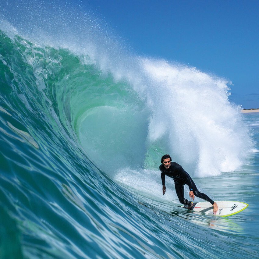 Surfing men's Blue Wave Rash Guard