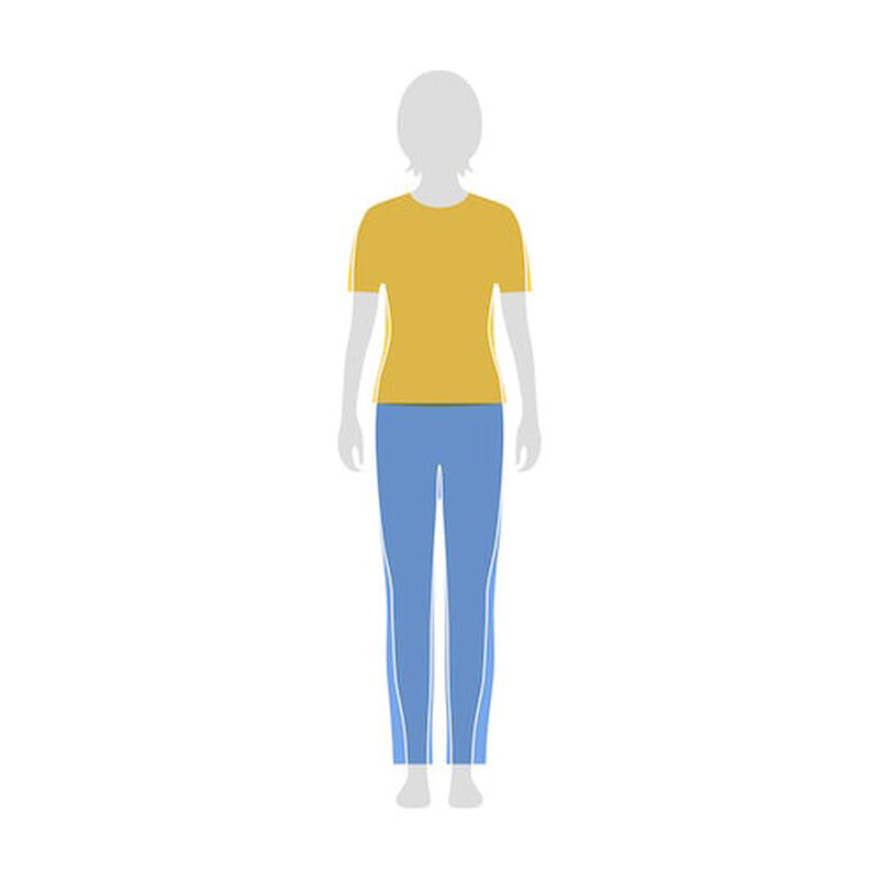 Graphic of person in regular fit clothes.