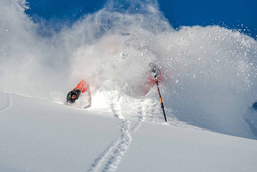 Ski & Snowboard Clothing: & Gear by